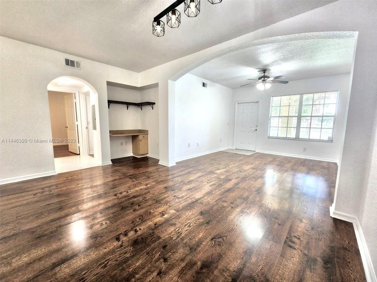 2209 Belmont Ln #2209 - Photo 3 of 19