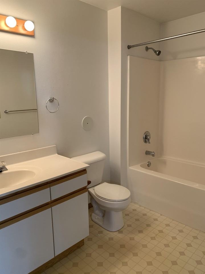 1120 Pine St #1120 - Photo 3 of 9