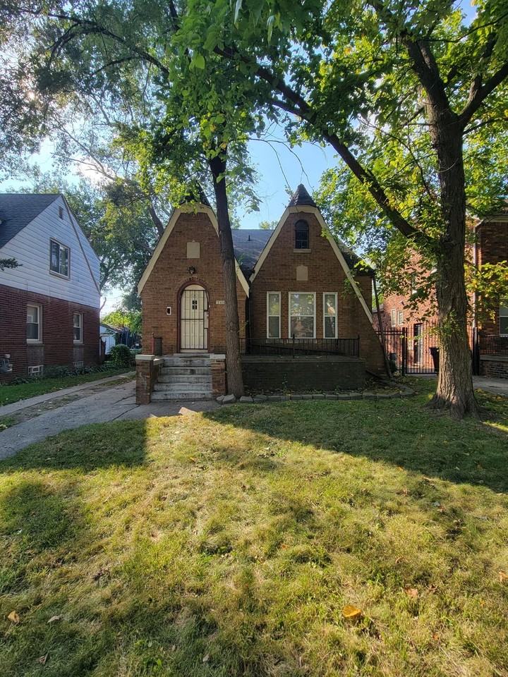 15491 Sussex St #1 - Photo 2 of 8