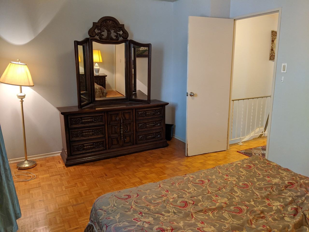 MUST APPLY AT UWCORNER. COM - Photo 2 of 9