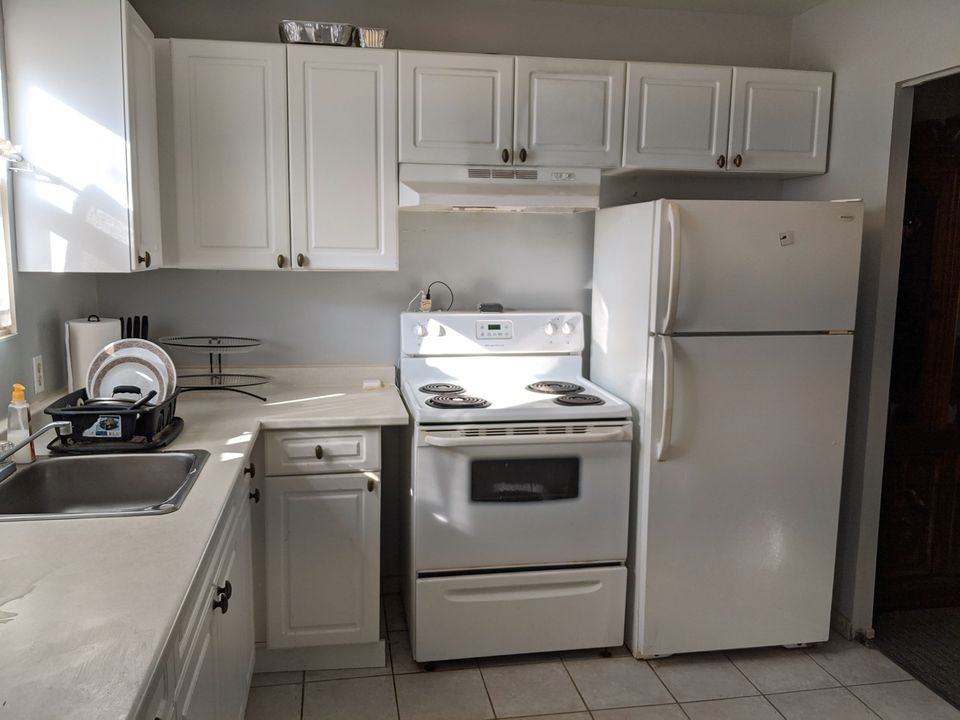 MUST APPLY AT UWCORNER. COM - Photo 7 of 9