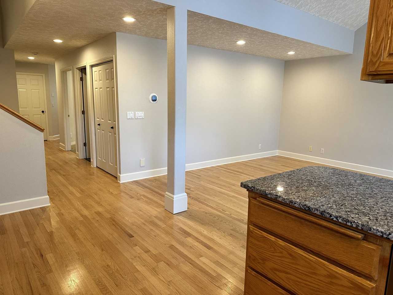 330 E College St #1 - Photo 5 of 50