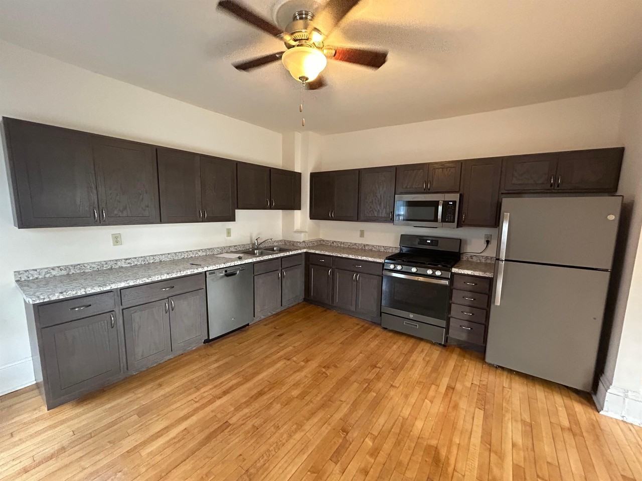 315 N Pinckney St #3 - Photo 6 of 26