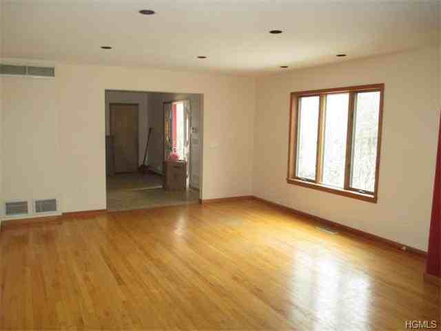 203 Bell Hollow Rd - Photo 2 of 21