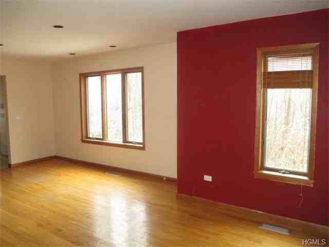 203 Bell Hollow Rd - Photo 3 of 21