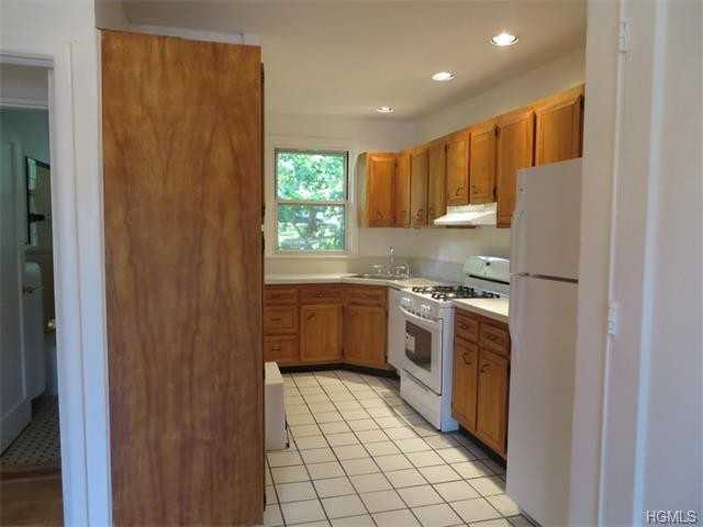 8 Stokes Rd - Photo 3 of 11