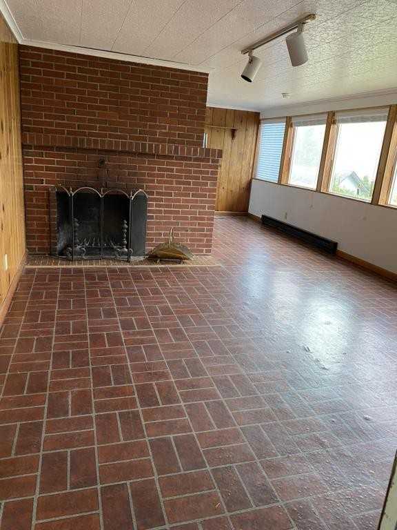 311 King St - Photo 5 of 12