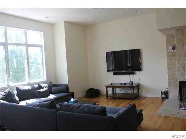 88 Corbin Hill Rd - Photo 2 of 21