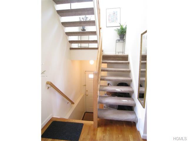 422 Arlington Ct - Photo 2 of 18