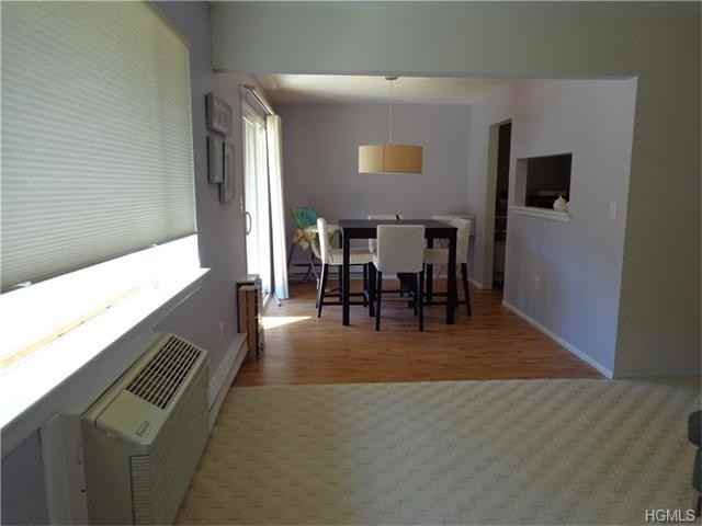 272 Richard Ct - Photo 2 of 8