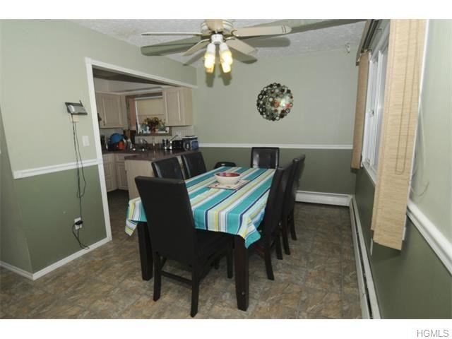 137 Roosevelt Dr - Photo 3 of 25