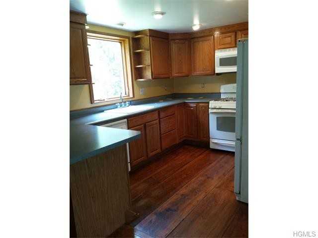 873 Wallkill Ave - Photo 3 of 11