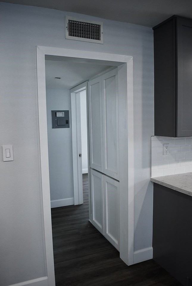 7116 S La Cienega Blvd #1 - Photo 3 of 30