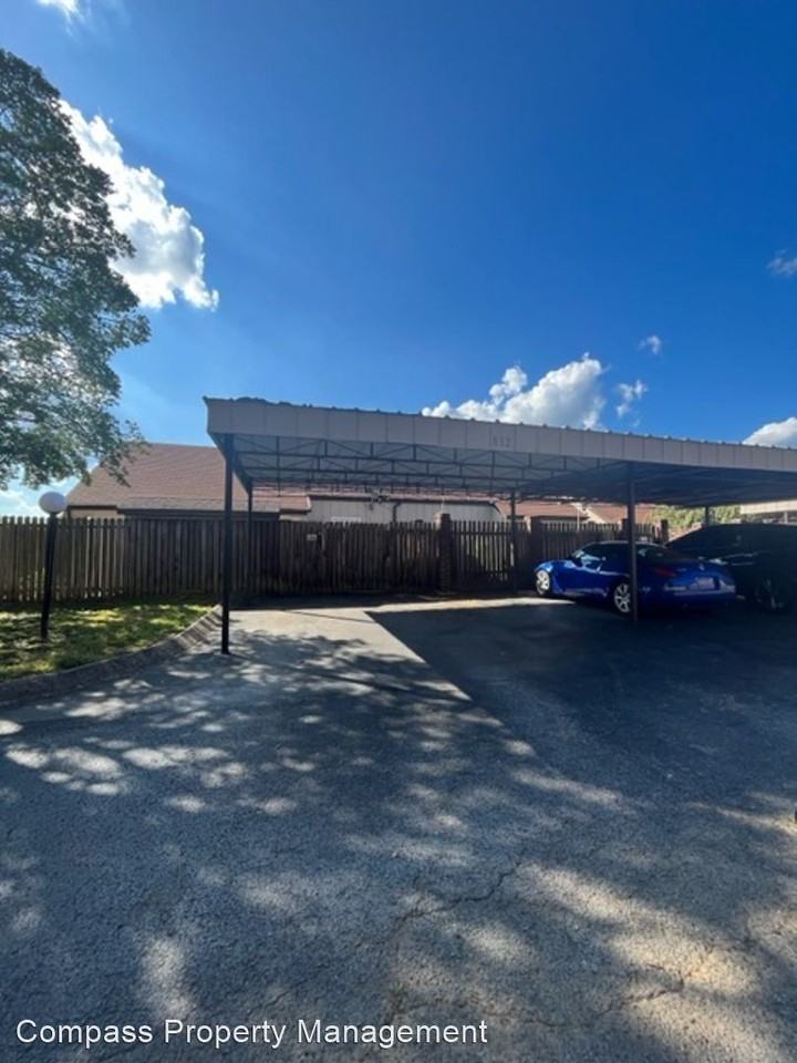 812 Old Coach Pl - Photo 3 of 30