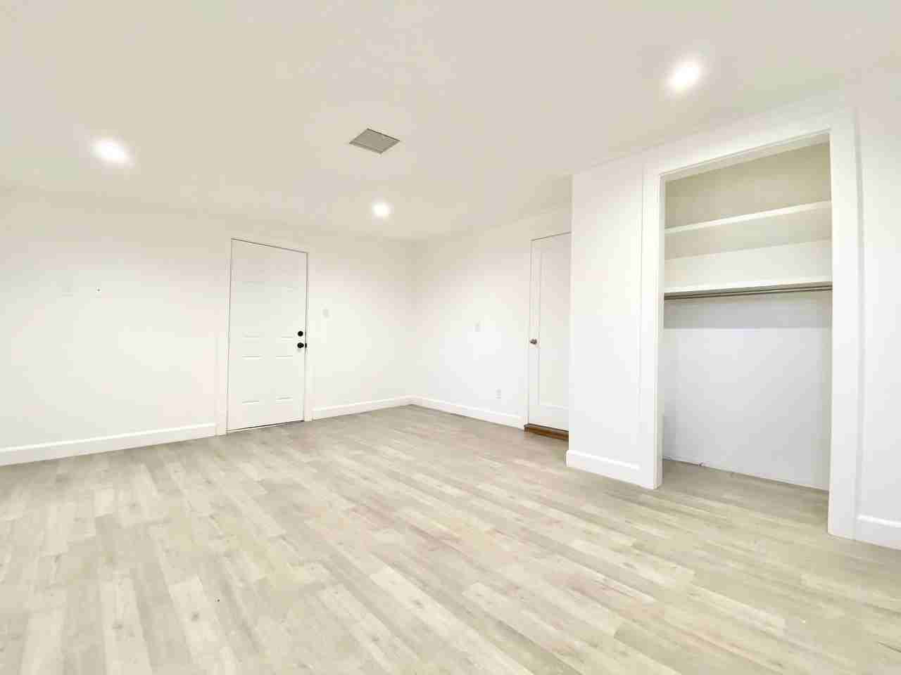 13646 Terra Bella St #1 - Photo 3 of 7