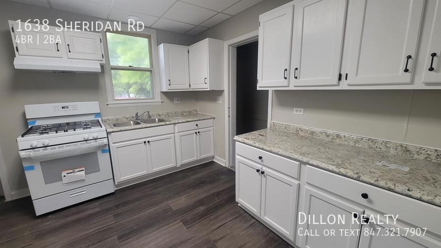 1638 Sheridan Rd - Photo 3 of 10