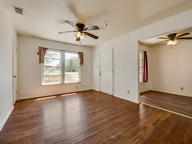 715 Jefferson St - Photo 3 of 10