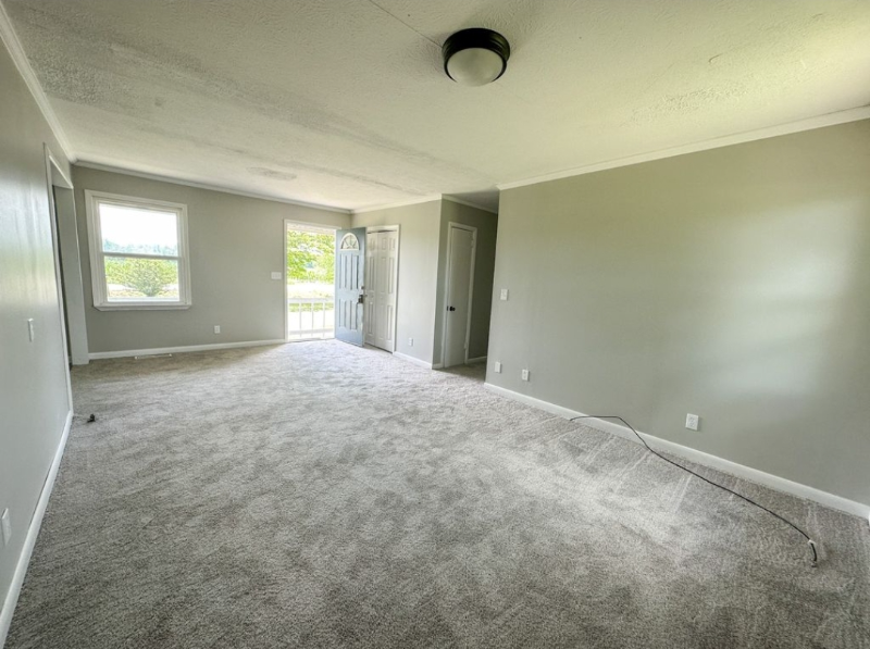 5513 Patterson Road - Photo 5 of 11