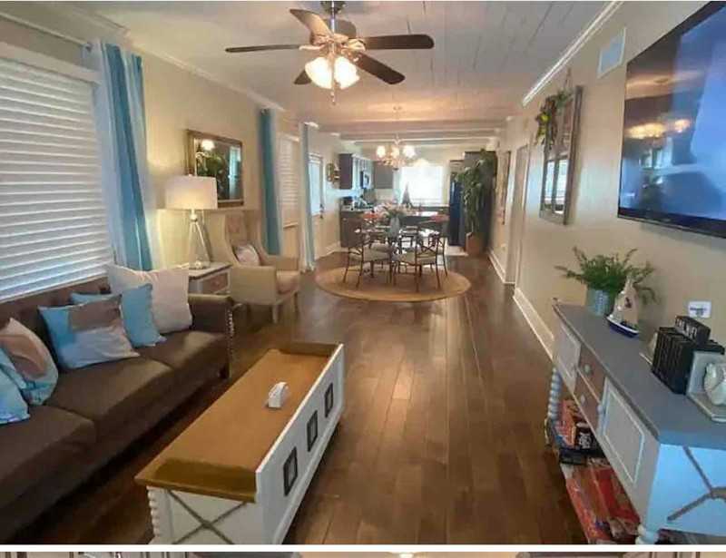 404 N Landry Dr - Photo 3 of 15