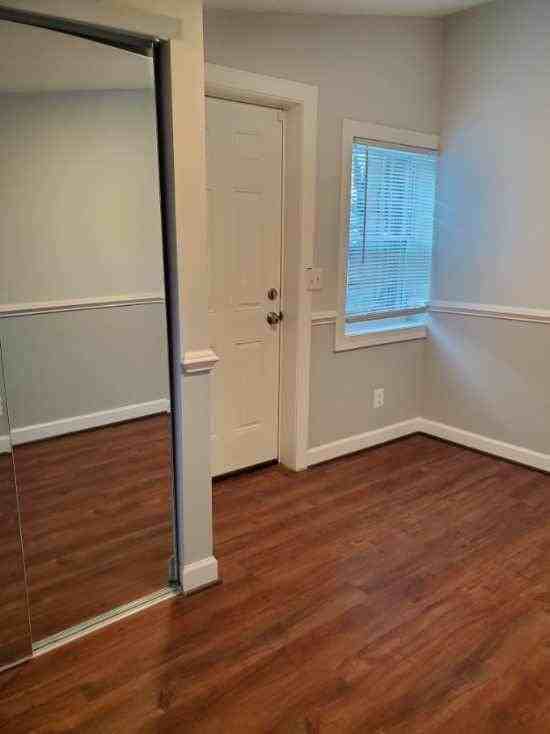 3247 Magnolia Avenue - G Available $950 - Photo 5 of 12