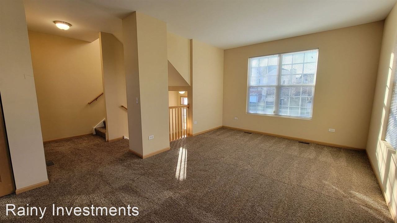 205 South Oak Creek - Photo 2 of 29