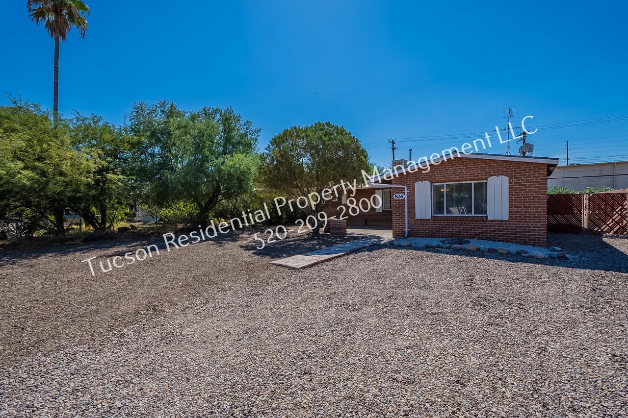 826 E Water St #1 - Photo 3 of 43