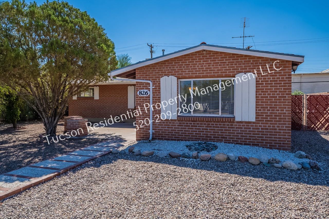 826 E Water St #1 - Photo 4 of 43