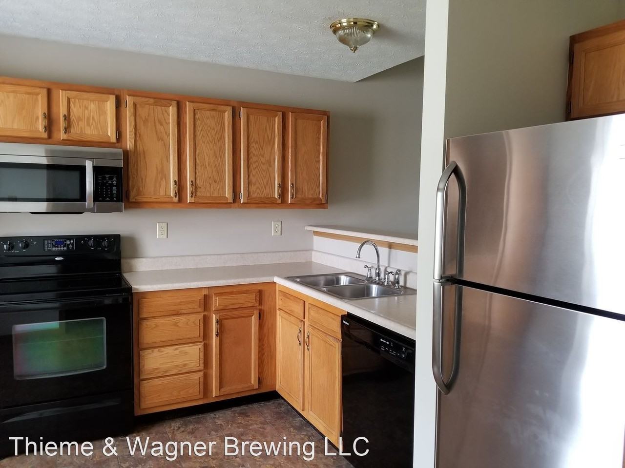 2334 Hopkins Dr - Photo 3 of 12