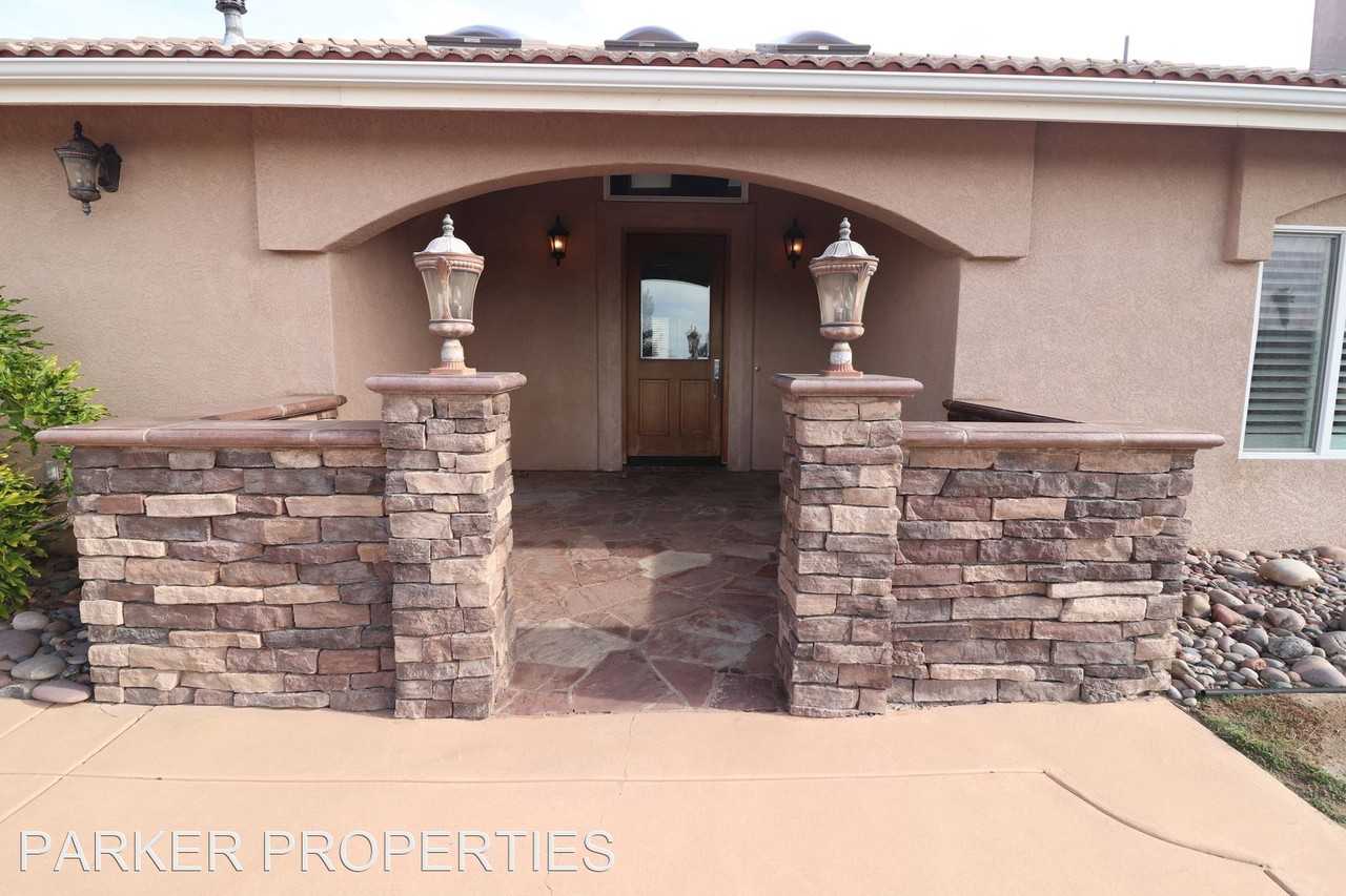 3553 E Victoria Dr - Photo 2 of 26