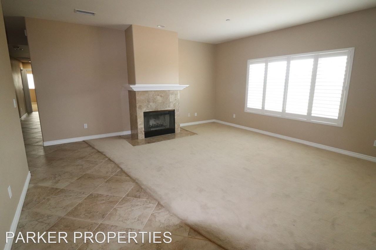 3553 E Victoria Dr - Photo 3 of 26