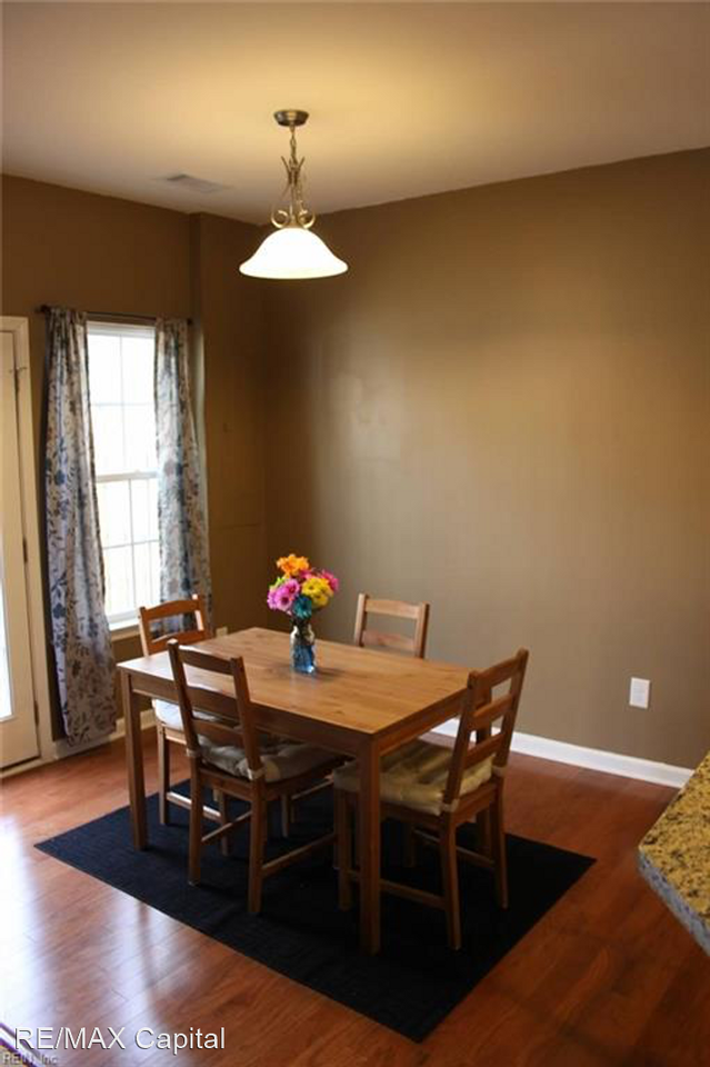 119 Riva Ct - Photo 3 of 9