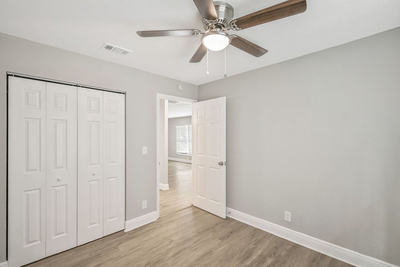 5919 Ithaca Cir W - Photo 2 of 35