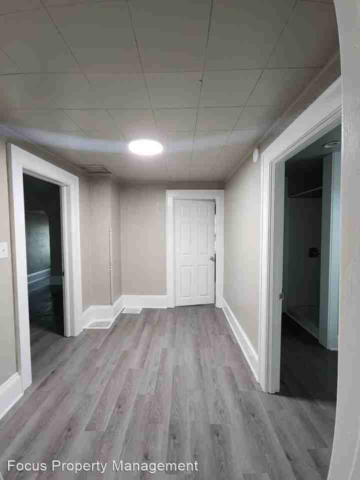702 S. Commercial St. - Photo 3 of 13