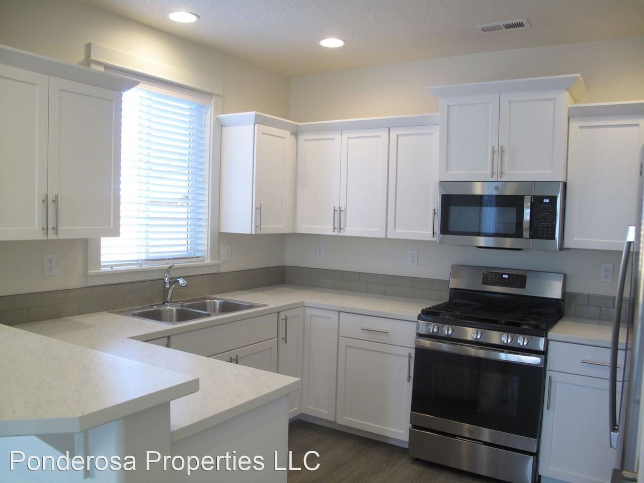 1694 W Mckinney Butte Rd - Photo 2 of 9