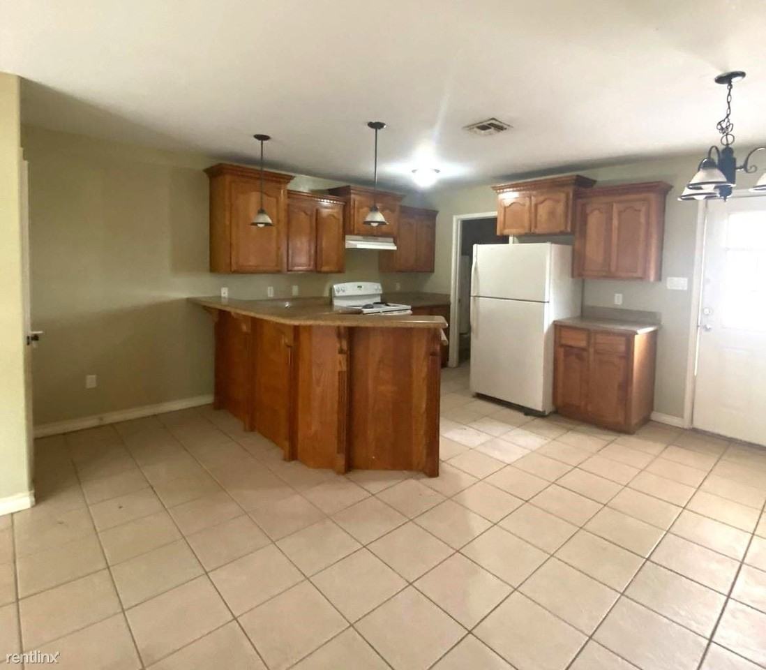 1202 W Kiwi Ave - Photo 2 of 17