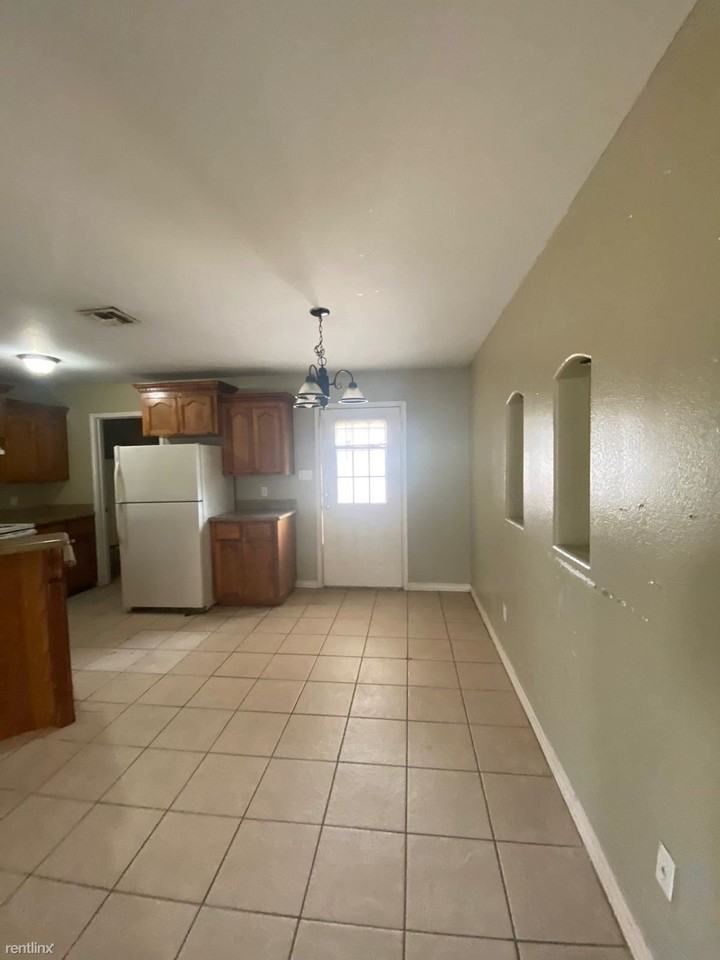 1202 W Kiwi Ave - Photo 3 of 17