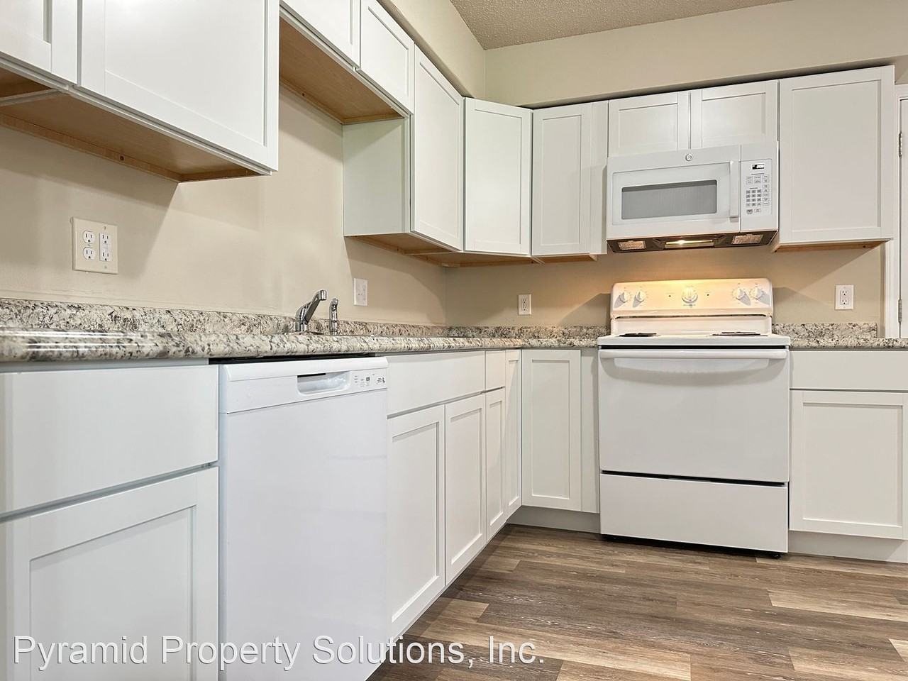 1033 Aspen Dr - Photo 2 of 20