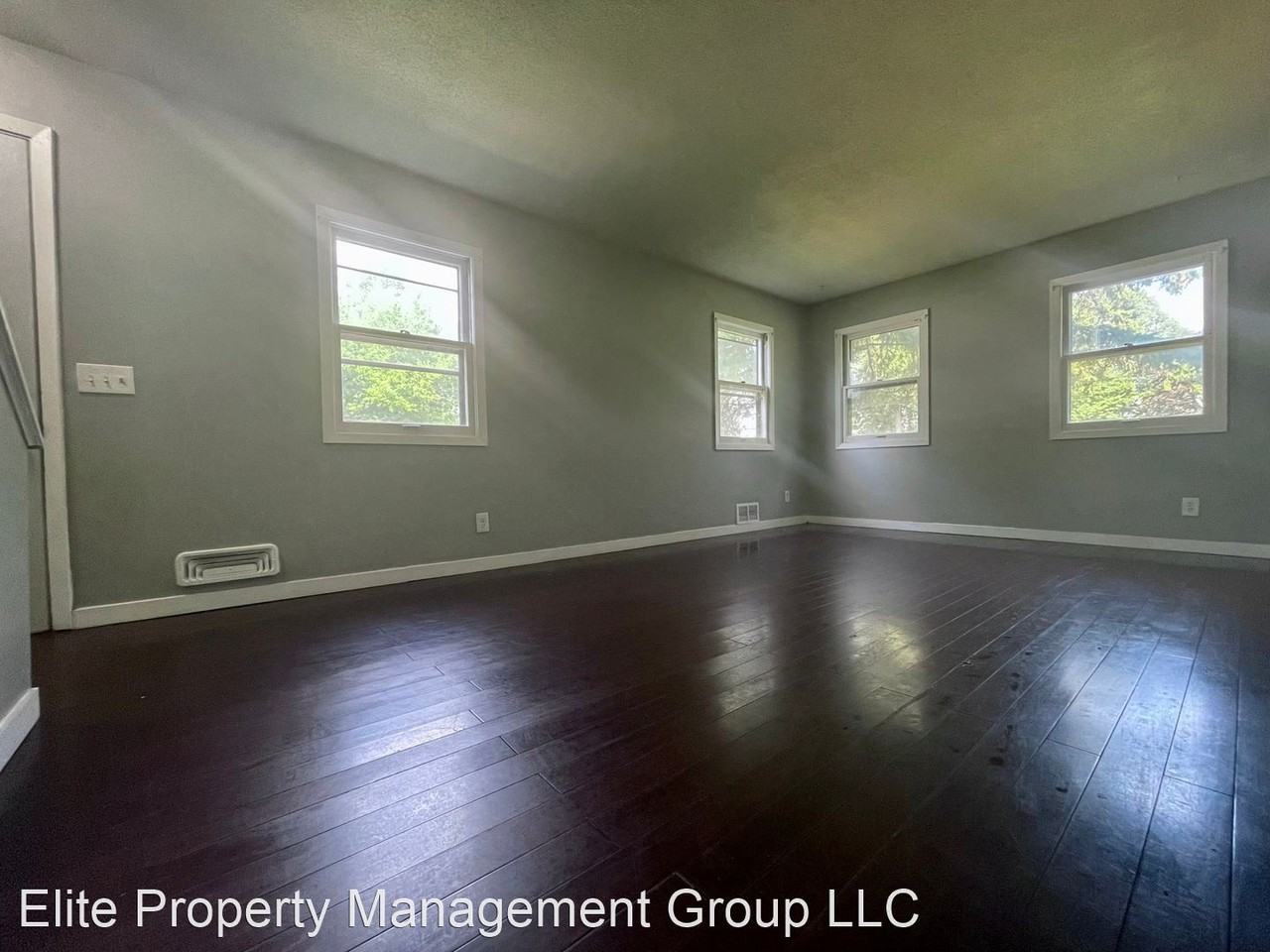 248 Winifred St E - Photo 2 of 22