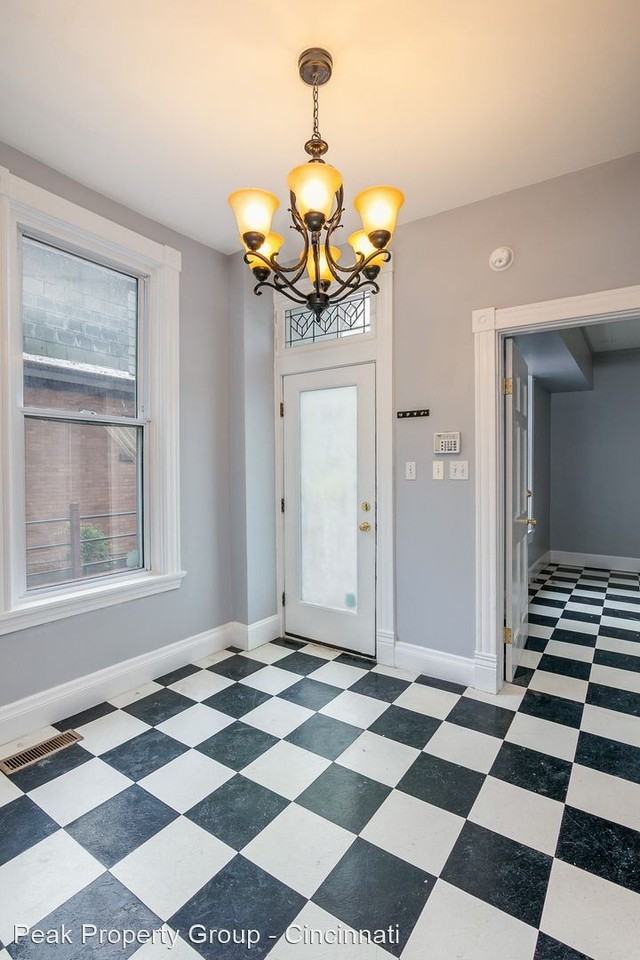 2552 Vestry Ave - Photo 2 of 18