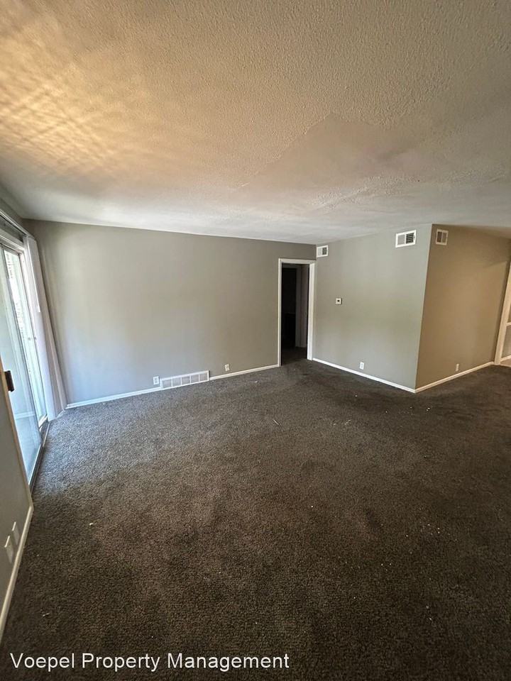 408 W 104th St #C - Photo 3 of 26