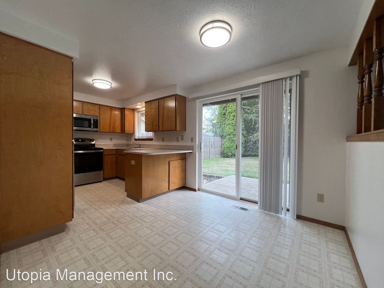 2727 Sw Hewitt Pl - Photo 2 of 12