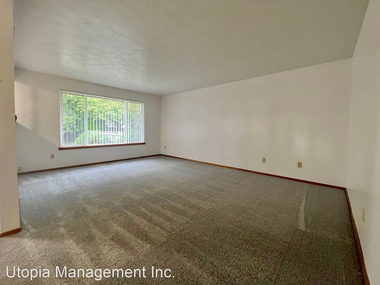 2727 Sw Hewitt Pl - Photo 3 of 12