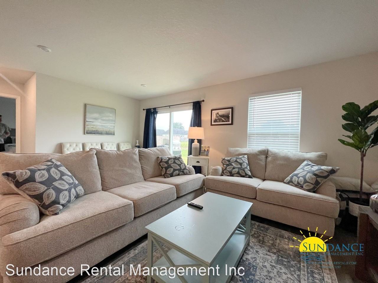 456 Graysen Ln - Photo 2 of 19