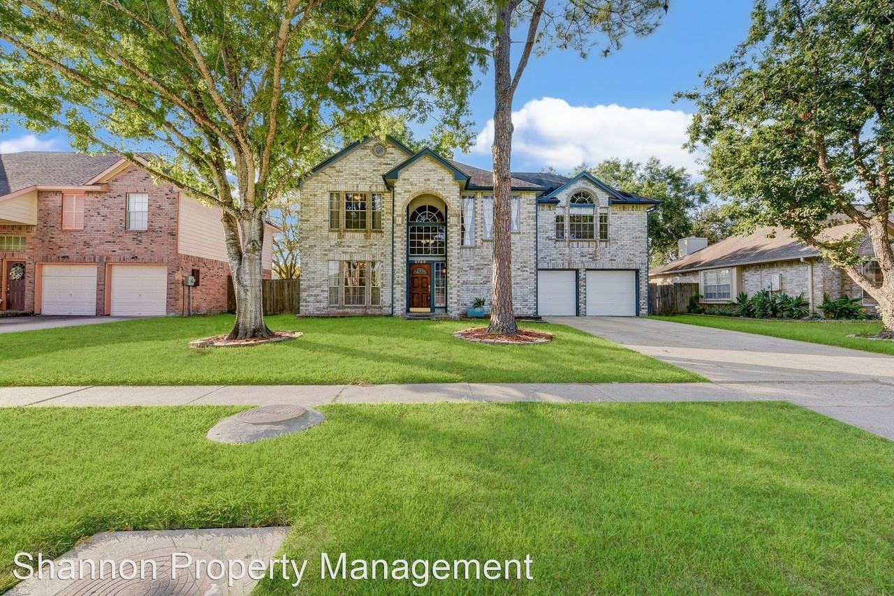 2705 Potomac Dr - Photo 2 of 30