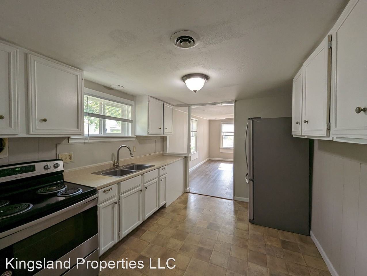 3219 Royalton Ave - Photo 2 of 7