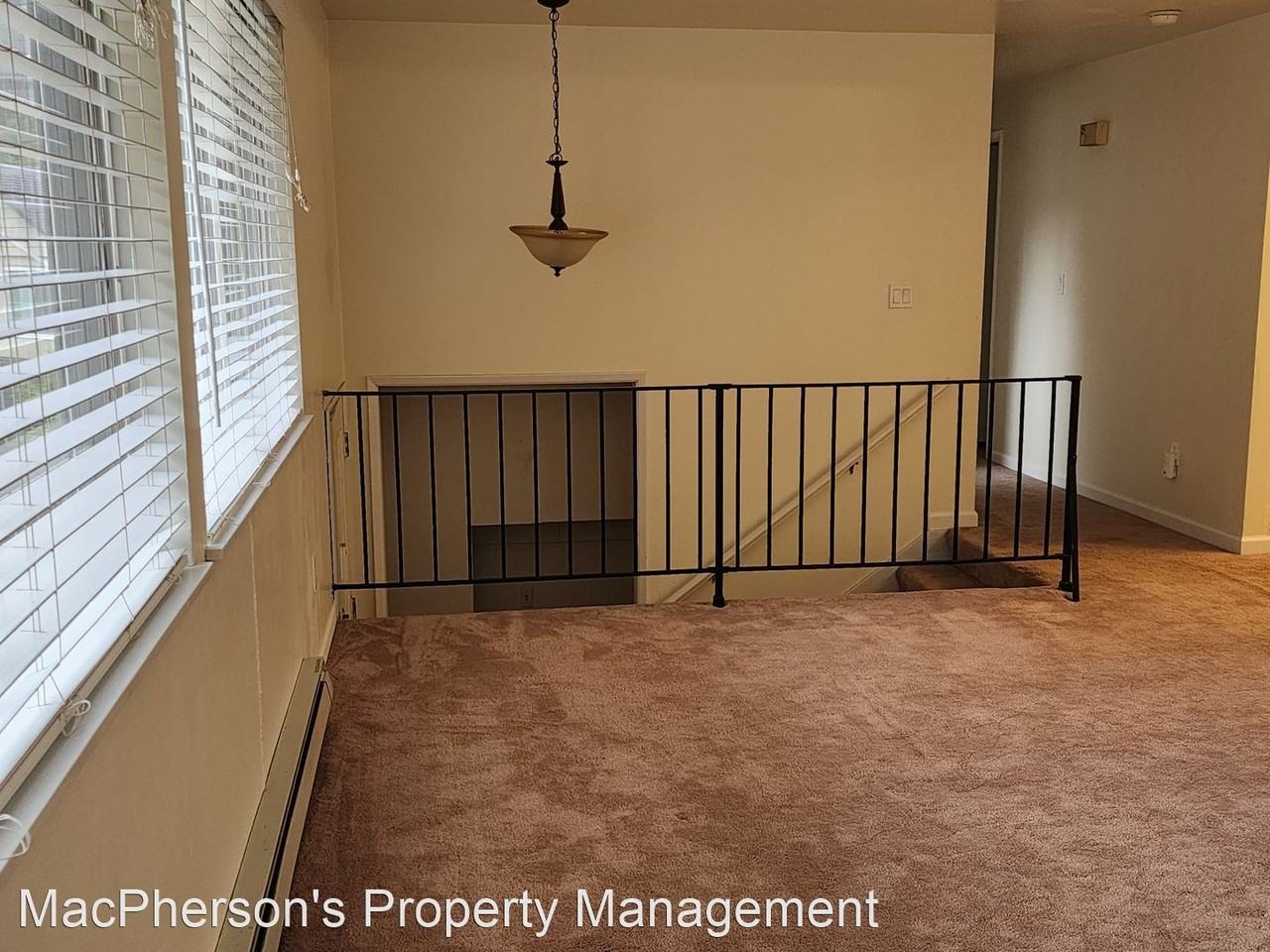 12917 Se 23rd St - Photo 3 of 32