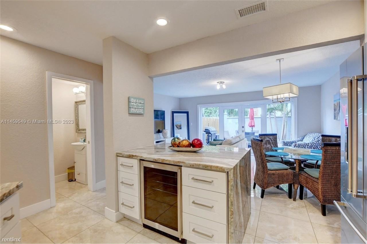 1947 Ne 5th St #1947 - Photo 2 of 27