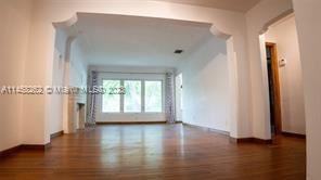 796 Ne 88th St - Photo 3 of 17