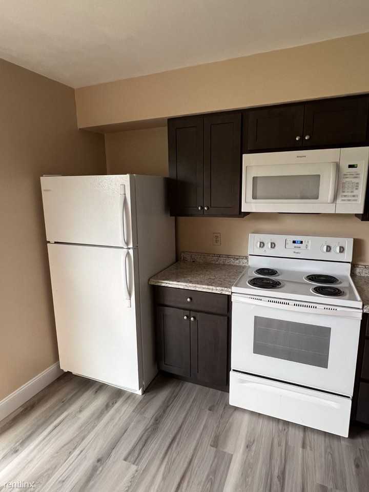 6866 Reynolds Mill Rd - Photo 3 of 10