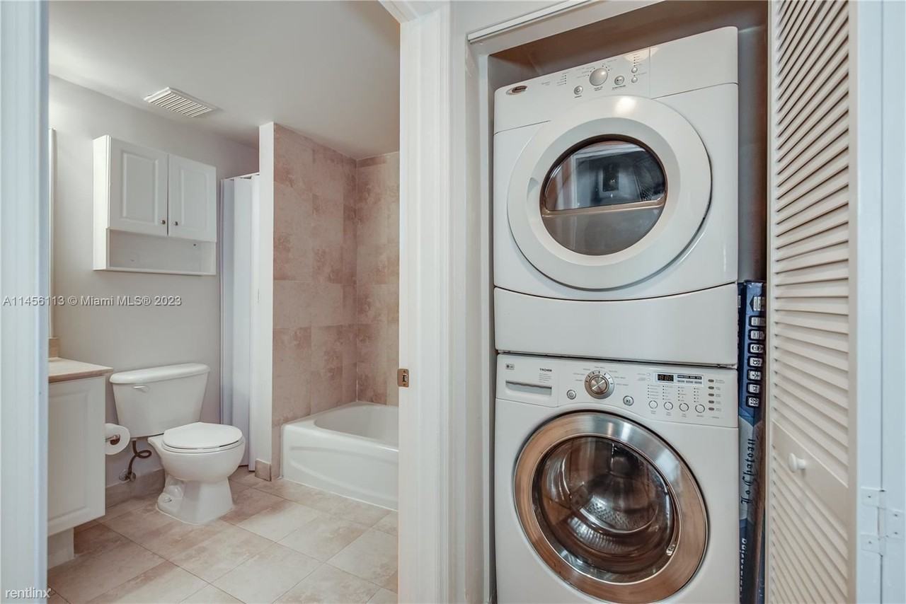 357 Almeria Ave #1505 - Photo 3 of 7